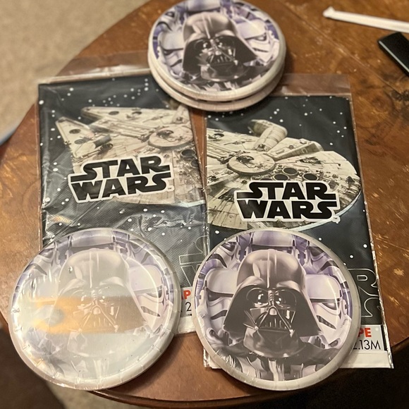 Star Wars Party Supplies - Picture 1 of 3